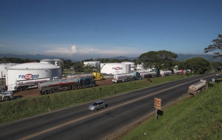 RECOPE identifica nueva toma ilegal de combustible en Turrialba tras alerta anónima