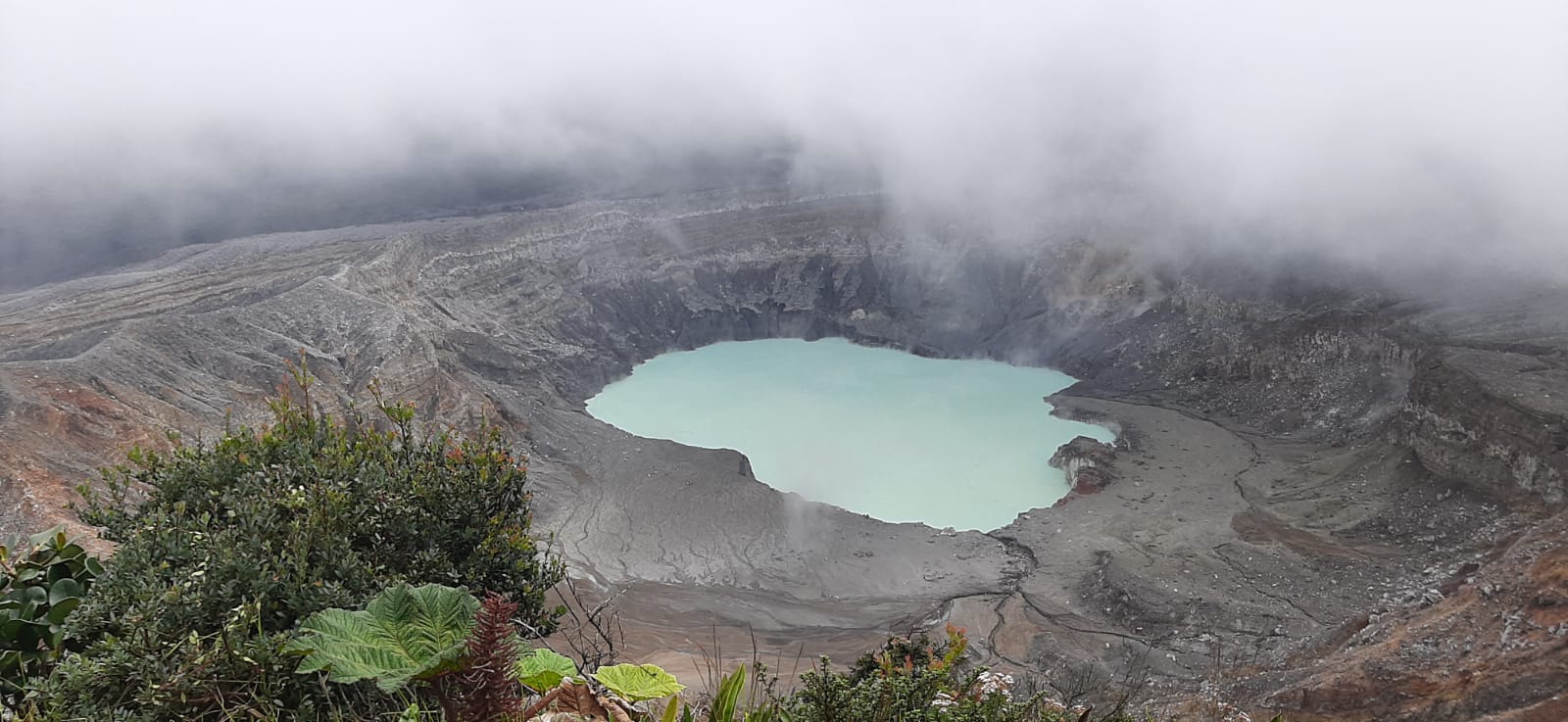 Ministerio de Salud anuncia apertura de sendero a la laguna del Volcán Poás el próximo mes