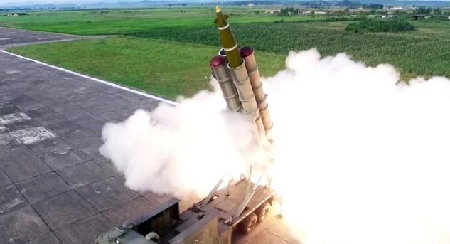 El régimen de Kim Jong-un probó un lanzacohetes múltiple