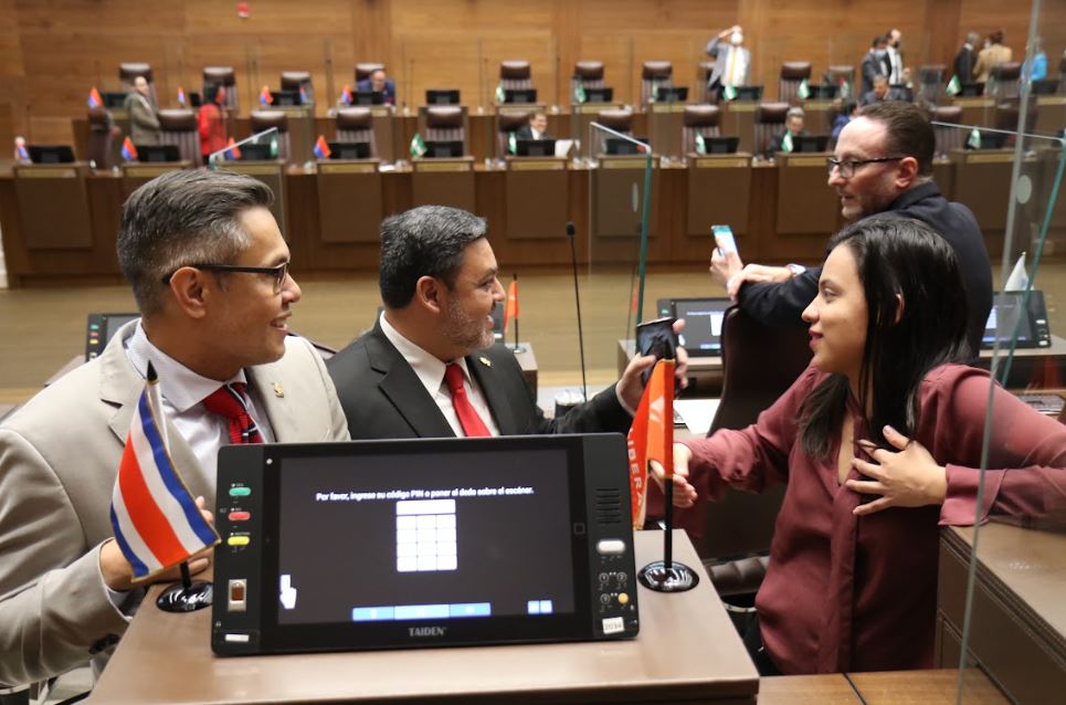Costarricenses ven en la Asamblea Legislativa el mayor obstáculo para que el Gobierno cumpla sus promesas