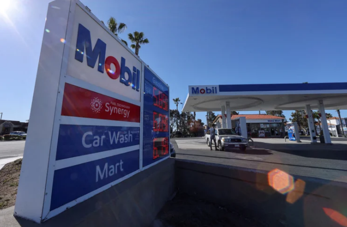 El precio de la gasolina en Florida bajó por novena semana consecutiva