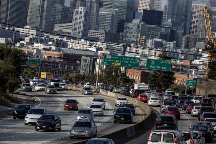 California puso fecha para el fin de la venta de automóviles a gasolina: año 2035