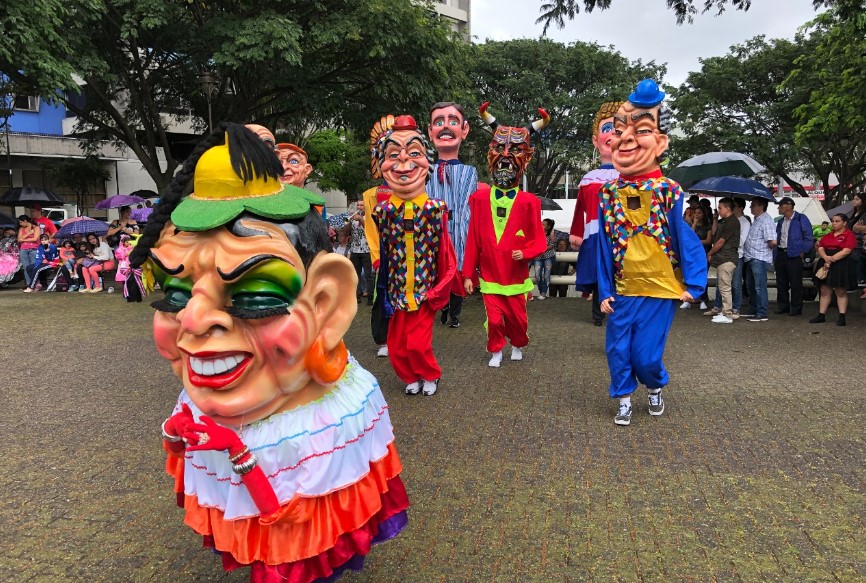 ¡Bailes, máscaras y cimarronas! Las Mascaradas son el nuevo símbolo nacional de Costa Rica desde este jueves