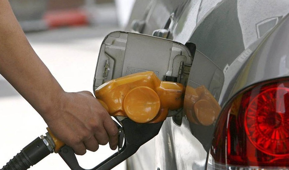 Tope en precio de combustibles planteado por gobierno tendría una vigencia de nueve meses luego de ser publicado