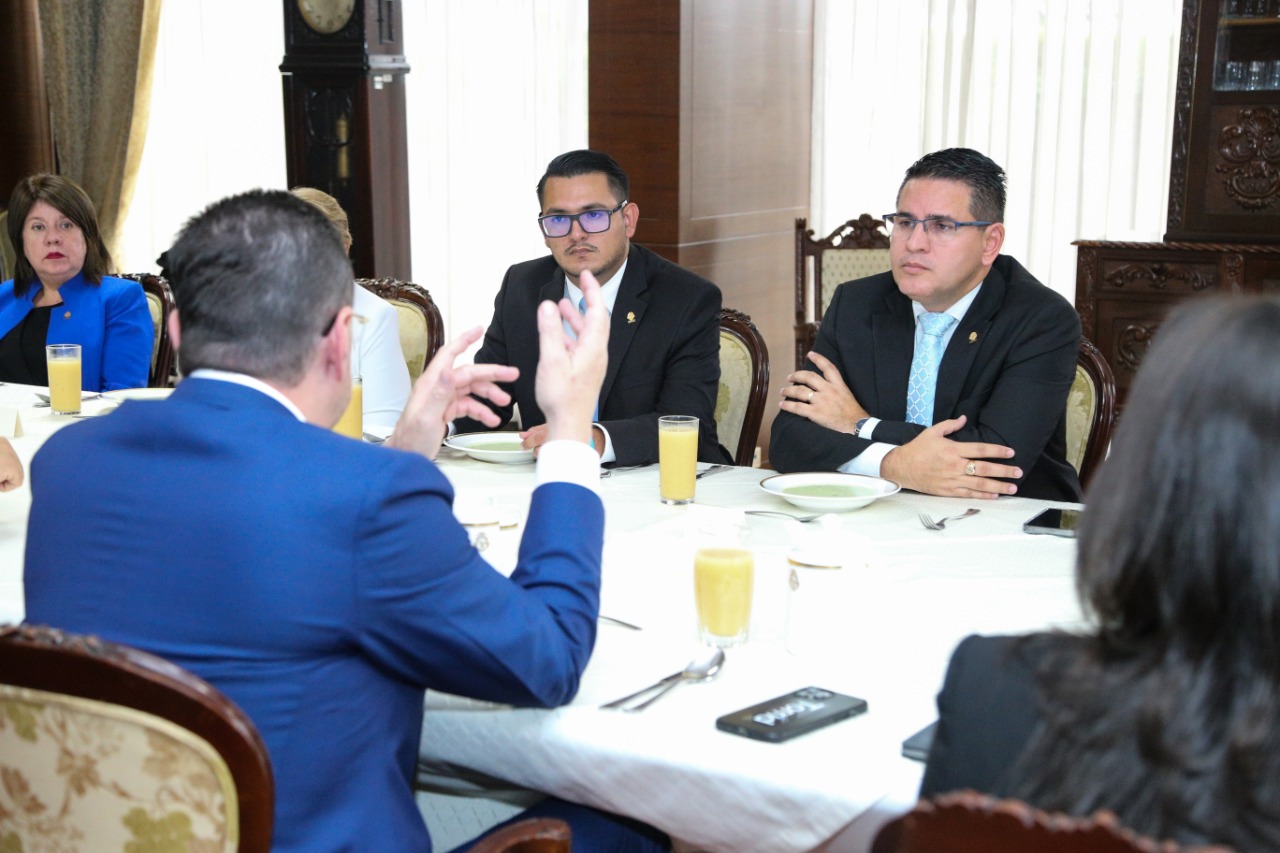 Presidente Chaves tras reunión con fracción de Nueva República: “Tenemos más puntos de acuerdo que de separación”