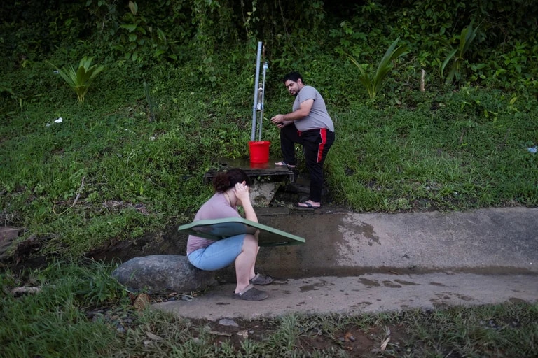 El huracán Fiona dejó en Puerto Rico a más de medio millón de personas a oscuras y sin agua