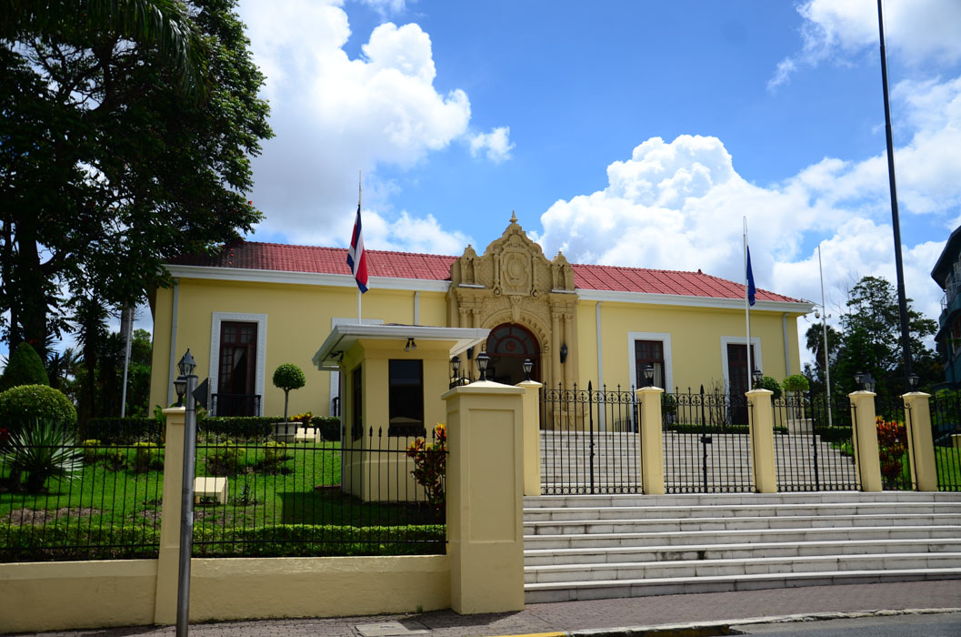 Cancillería evaluó desempeño de embajadas: Representación en Brasil y Cuba reflejan lento avance en cumplimiento de objetivos