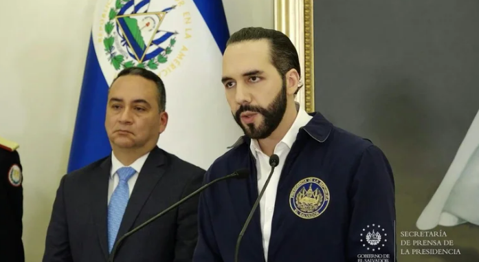 La justicia de El Salvador procesó a un tuitero por desacato contra el presidente Bukele