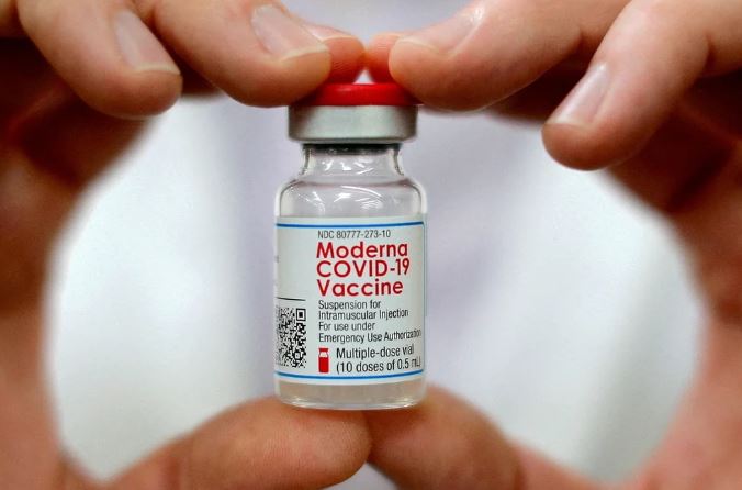 “Las vacunas bivalentes contra el COVID representan la salida de la pandemia”, afirmó el director científico de Moderna para América Latina