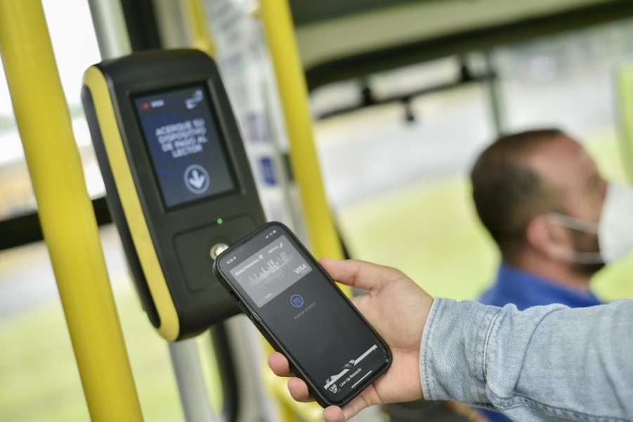 Frente Amplio busca que cobro electrónico en autobuses sea requisito para renovar concesiones