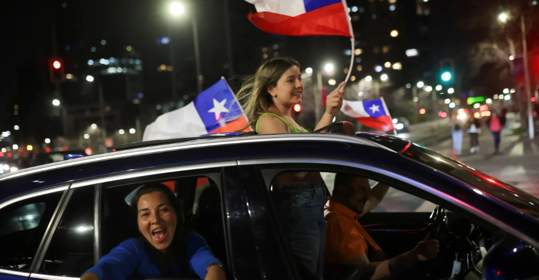 En una elección histórica, Chile rechazó la nueva Constitución
