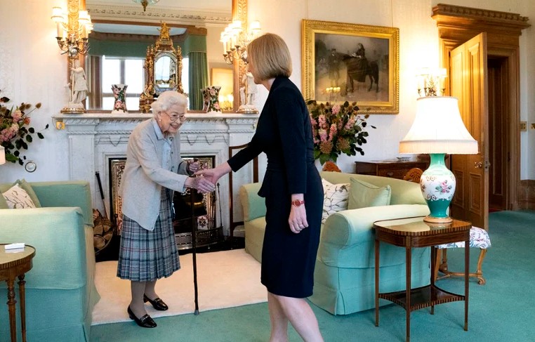 Renunció Boris Johnson y Liz Truss fue nombrada oficialmente como primera ministra por la reina Isabel
