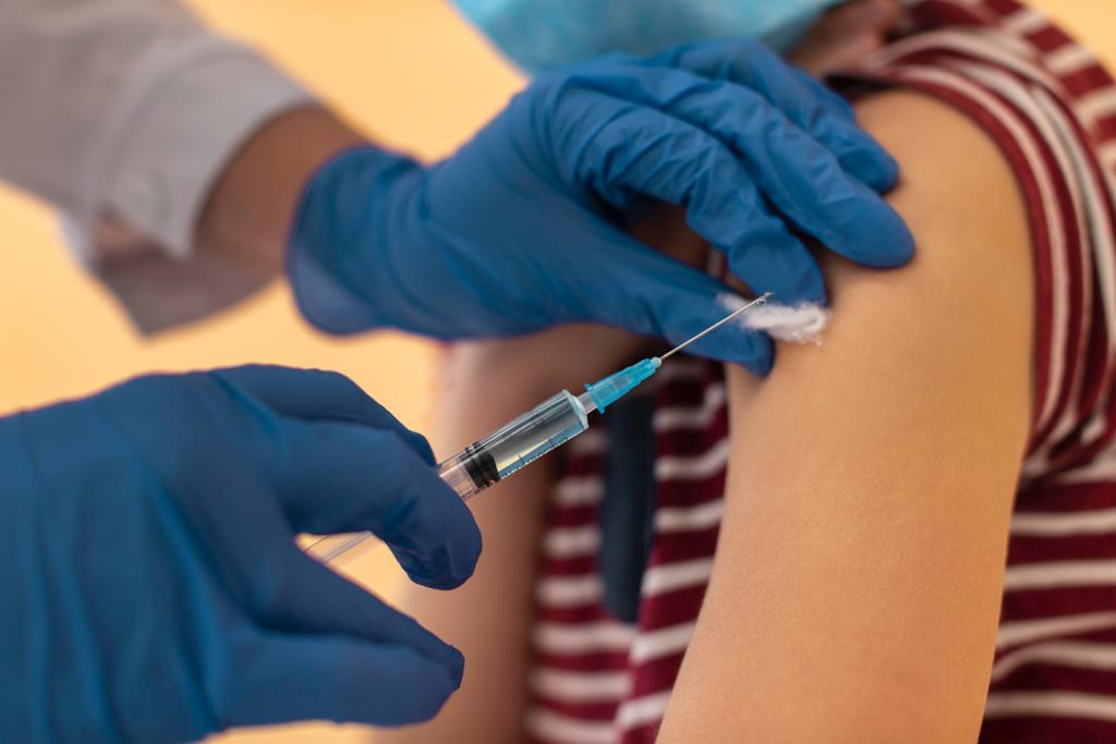 CCSS arranca campaña para reforzar vacunación contra el Covid-19 en menores entre 5 y 11 años de edad