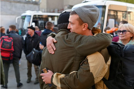 Unos 10.000 reservistas rusos volvieron a sus casas por errores en la movilización decretada por Putin
