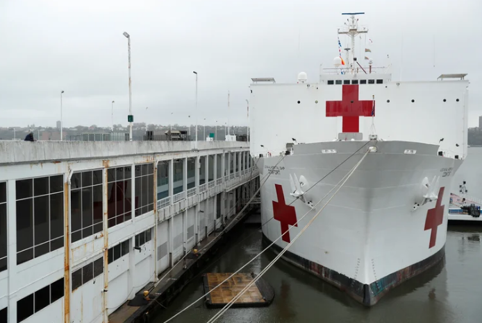 Un buque hospital de EEUU partió de Miami para prestar ayuda médica en América Latina