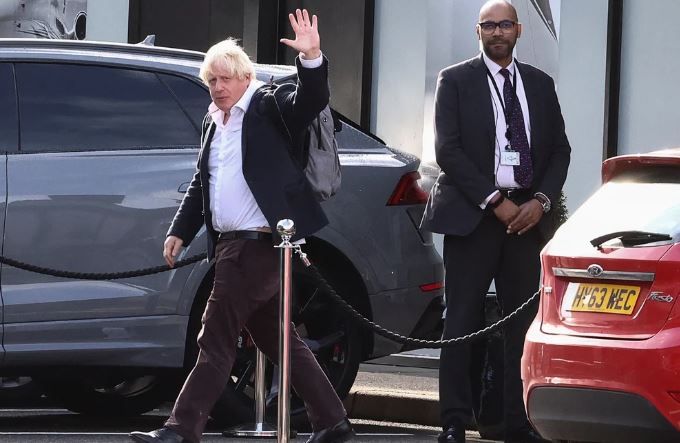 Boris Johnson se retiró de la carrera para suceder a Liz Truss como primer ministro de Reino Unido