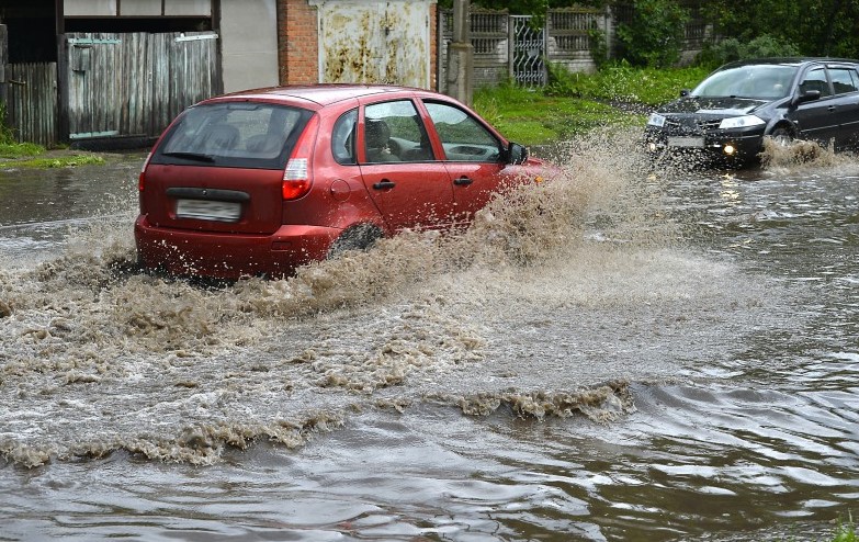 INS elimina deducible adicional que se cobra por daños a vehículos por inundaciones