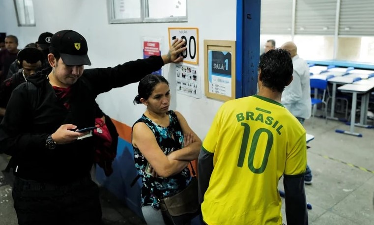 Los brasileños eligen presidente en los comicios más polarizados de su historia