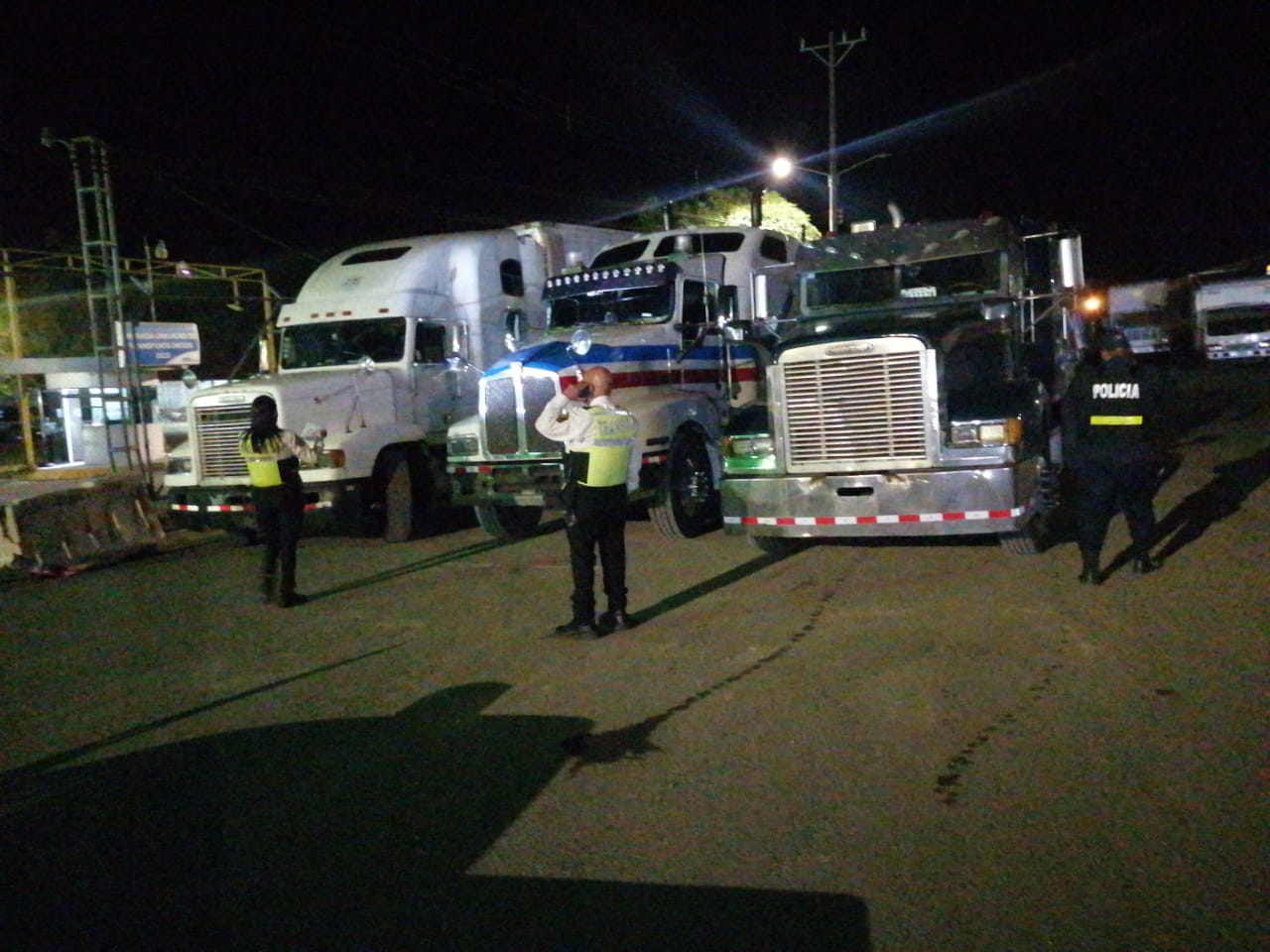 Levantan bloqueo de transportistas en puesto aduanero de frontera con Panamá