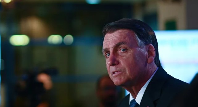 Un ministro de Jair Bolsonaro dijo que el mandatario hablará del resultado de las elecciones mañana