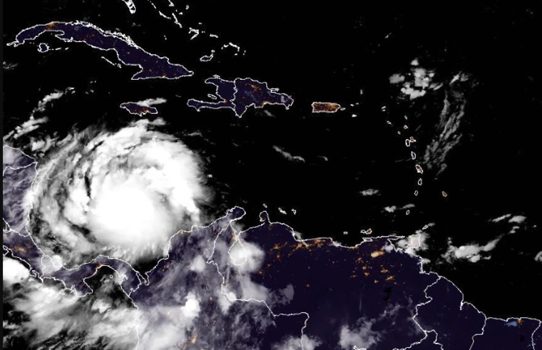 ¿Qué debe hacer sobre la tormenta tropical Julia y su afectación en Costa Rica?