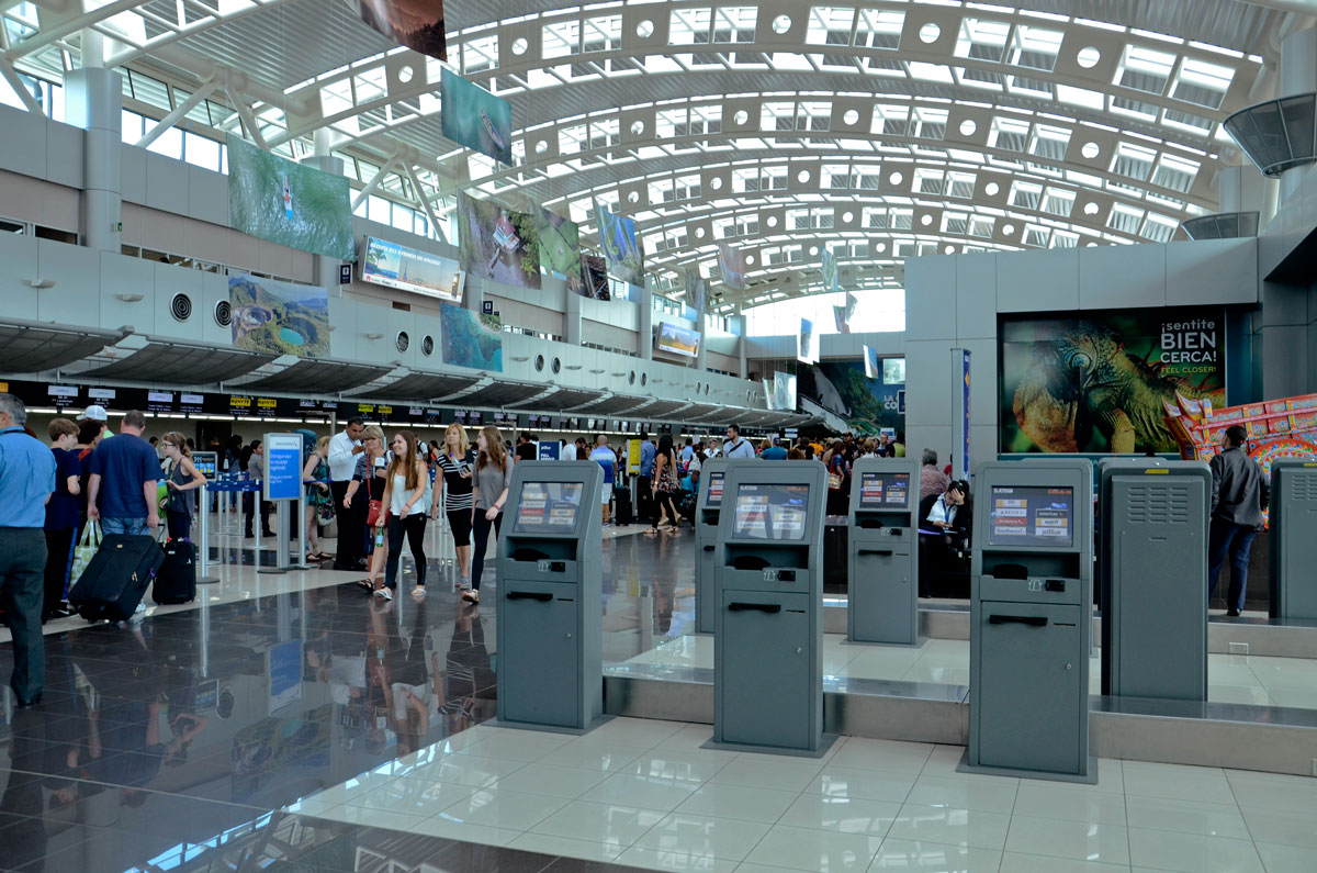 PUSC propone redistribuir ganancias de impuesto que se le cobra a usuarios por salir del país para mejorar aeropuertos