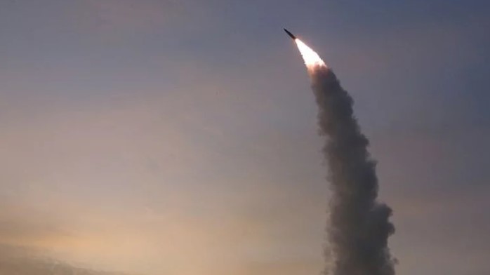 Corea del Norte lanzó un nuevo misil hacia el mar de Japón que cayó en aguas de la zona económica especial