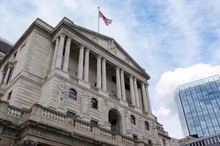 El Banco de Inglaterra elevó las tasas de interés al 3%, su nivel más alto desde la crisis de 2008