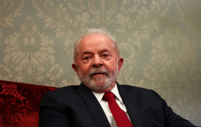 Lula da Silva fue sometido a una intervención en la laringe
