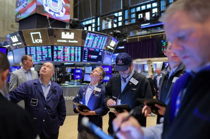 Pese al derrumbe del mercado cripto, Wall Street cerró en verde y coronó otra semana de ganancias
