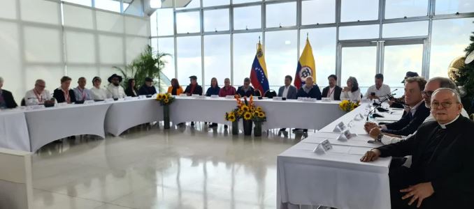 Empieza la reinstalación de la mesa de diálogo con el ELN en Caracas, Venezuela