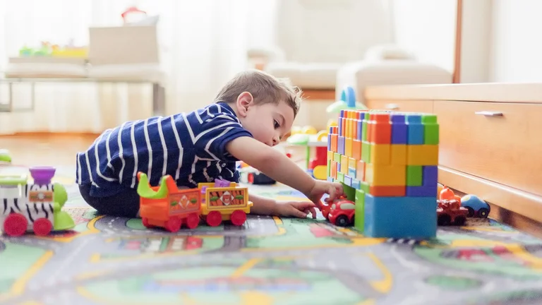 España prohibió los anuncios de juguetes que asocien a los niños con roles de género