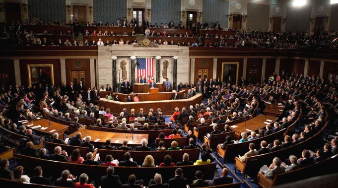 El Senado de EEUU aprobó el presupuesto anual de Defensa que incluye el apoyo a Ucrania y a la OTAN