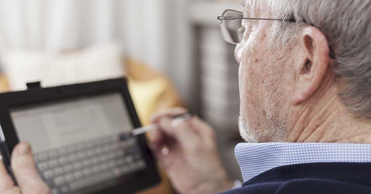 8 de cada 10 adultos mayores de 60 años utilizan internet y dispositivos electrónicos