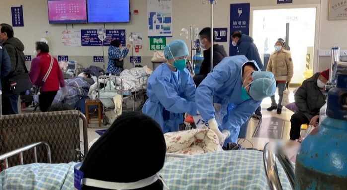 Crece el colapso en hospitales y crematorios en China por el rebrote de COVID y el mundo toma medidas de prevención