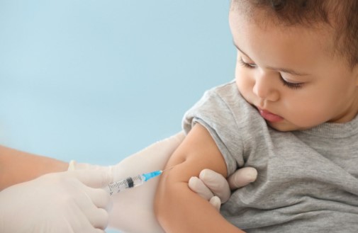 Salud llama a familias a que completen los esquemas de vacunación de menores de edad