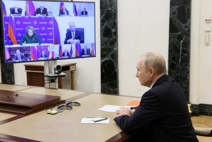 Putin reunió de urgencia a su Consejo de Seguridad tras los ataques a bases aéreas en territorio ruso