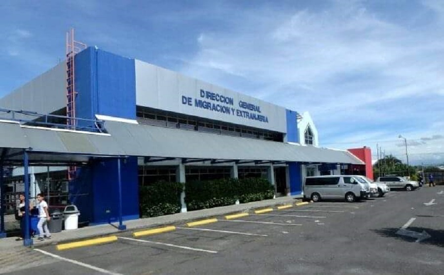 Fiscalía allana Migración y Aeropuerto Juan Santamaría por supuestas irregularidades en otorgación de permisos de tránsito