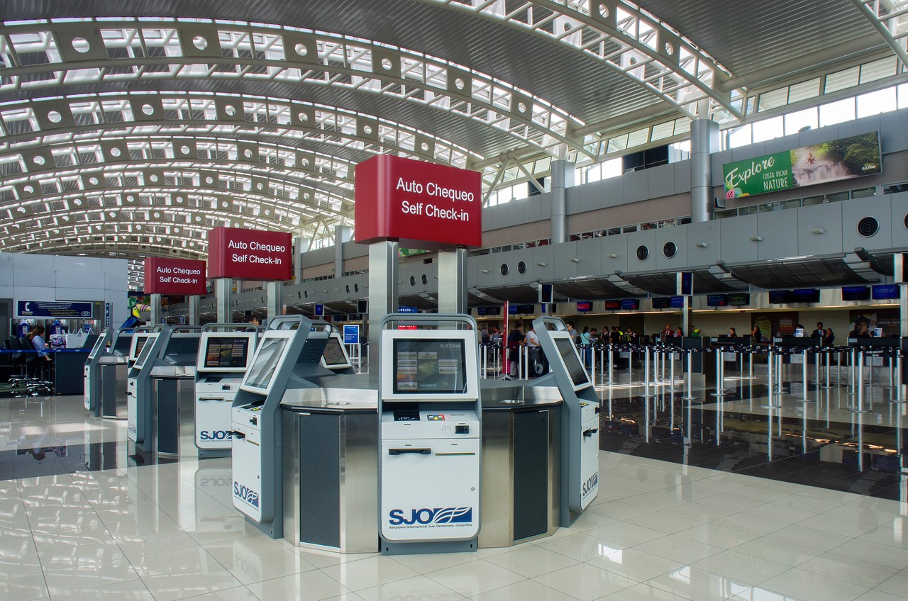 Aeropuerto Juan Santamaría ofrece 30 nuevos puestos de autochequeo