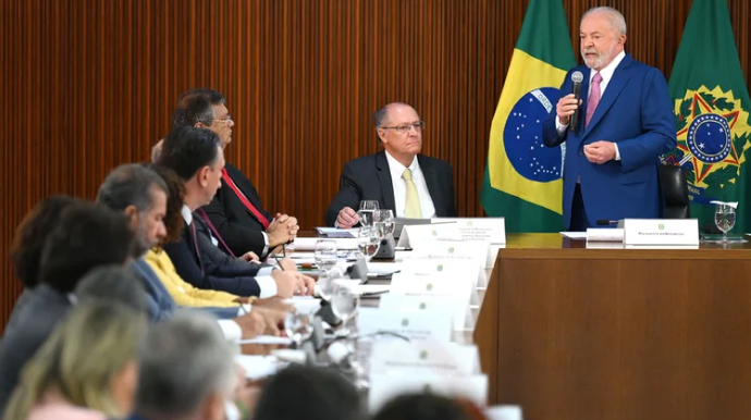 Lula da Silva se reunió por primera vez con sus 37 ministros y pidió: “Necesitamos tener una buena relación con el Congreso”