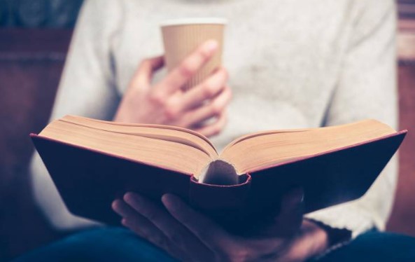 4 de cada 10 ticos afirma no haber leído ni un solo libro en el último año