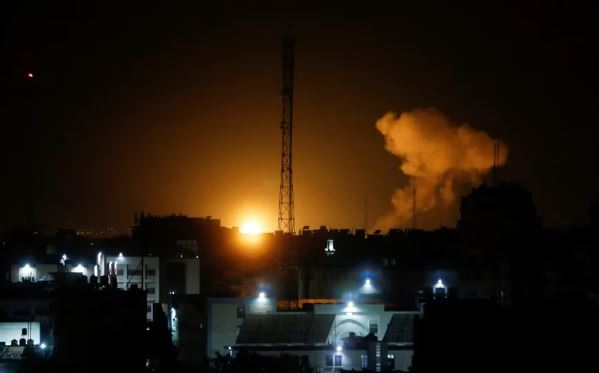Israel bombardeó un centro subterráneo de fabricación de cohetes del grupo terrorista Hamás en respuesta a los ataques de Gaza