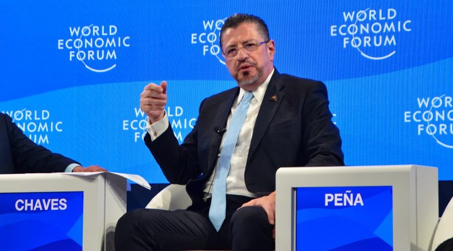 Presidente Rodrigo Chaves confirma que gobierno buscará tomar medidas ante caída de tipo de cambio del dólar