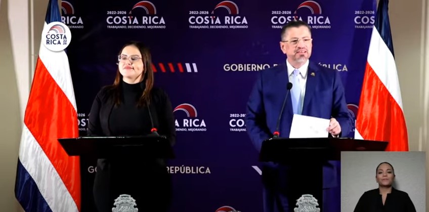 Presidente Chaves ratifica a Joselyn Chacón como Ministra de Salud y le brinda su apoyo tras polémica por pago a ‘trol’