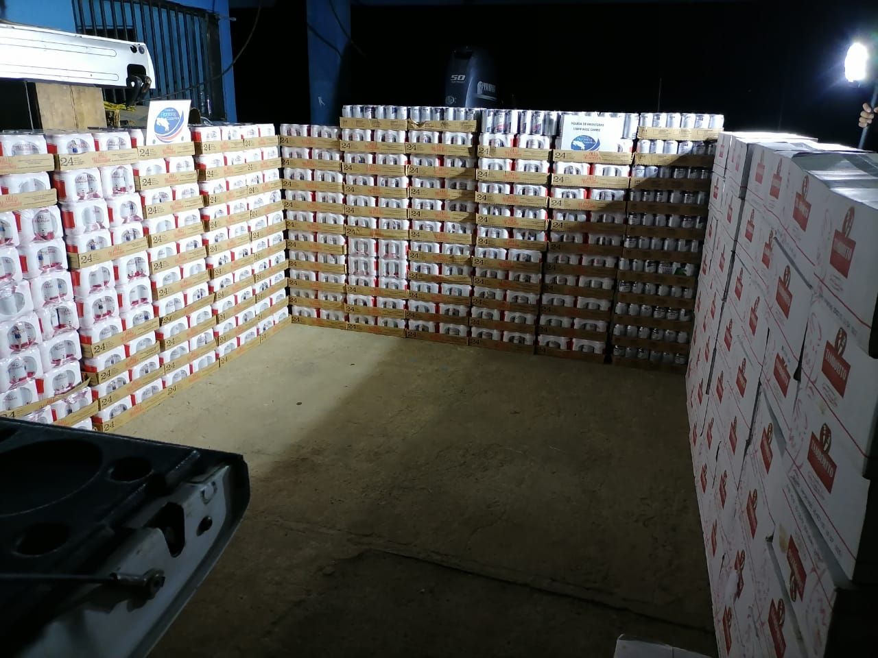 Policía de Fronteras retiene mayor cargamento de licor contrabandeado de la temporada: Sujeto llevaba 18 mil bebidas