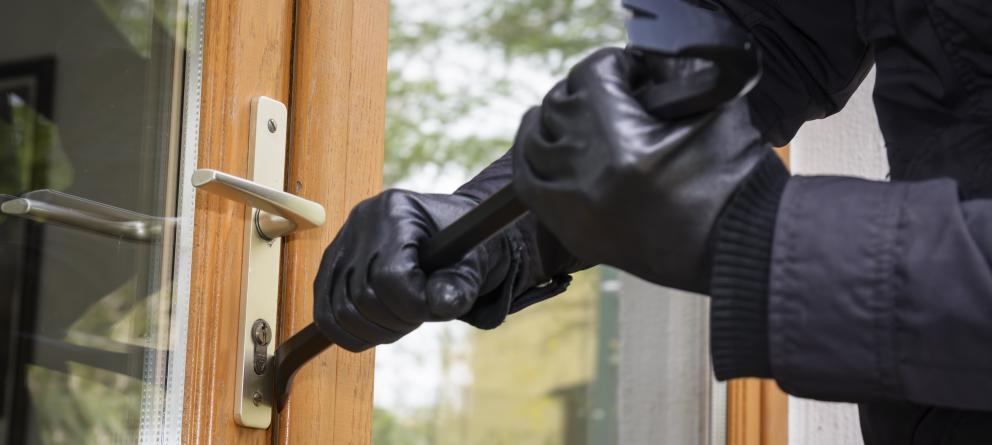 Fiscalía aconseja organizarse con vecinos y cambiar cerraduras cuando se pierden las llaves para evitar robos en viviendas