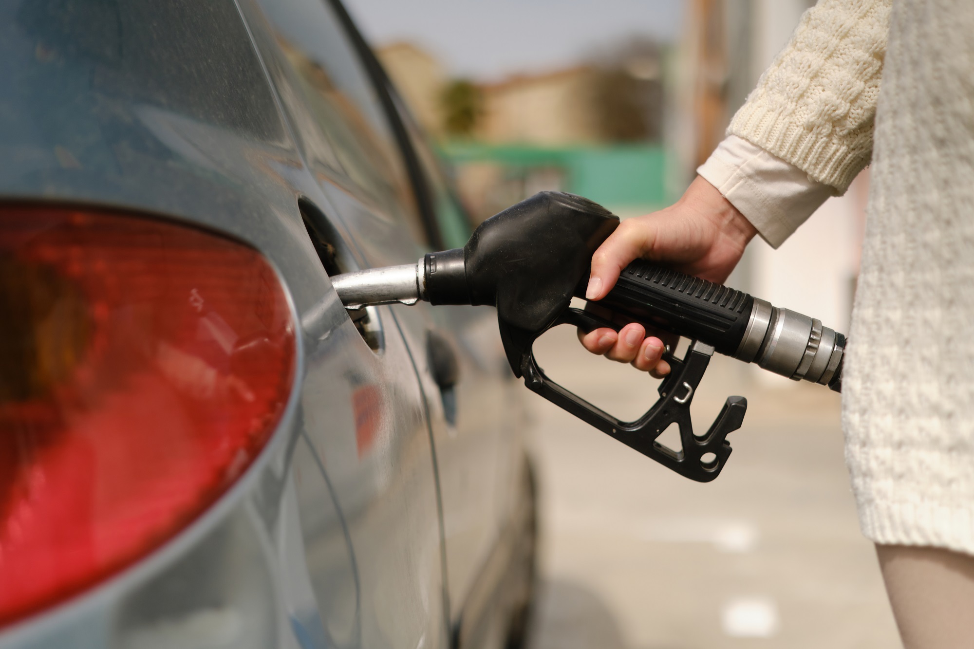 ARESEP concluirá esta semana el trámite para la primera rebaja del año en precio de combustibles