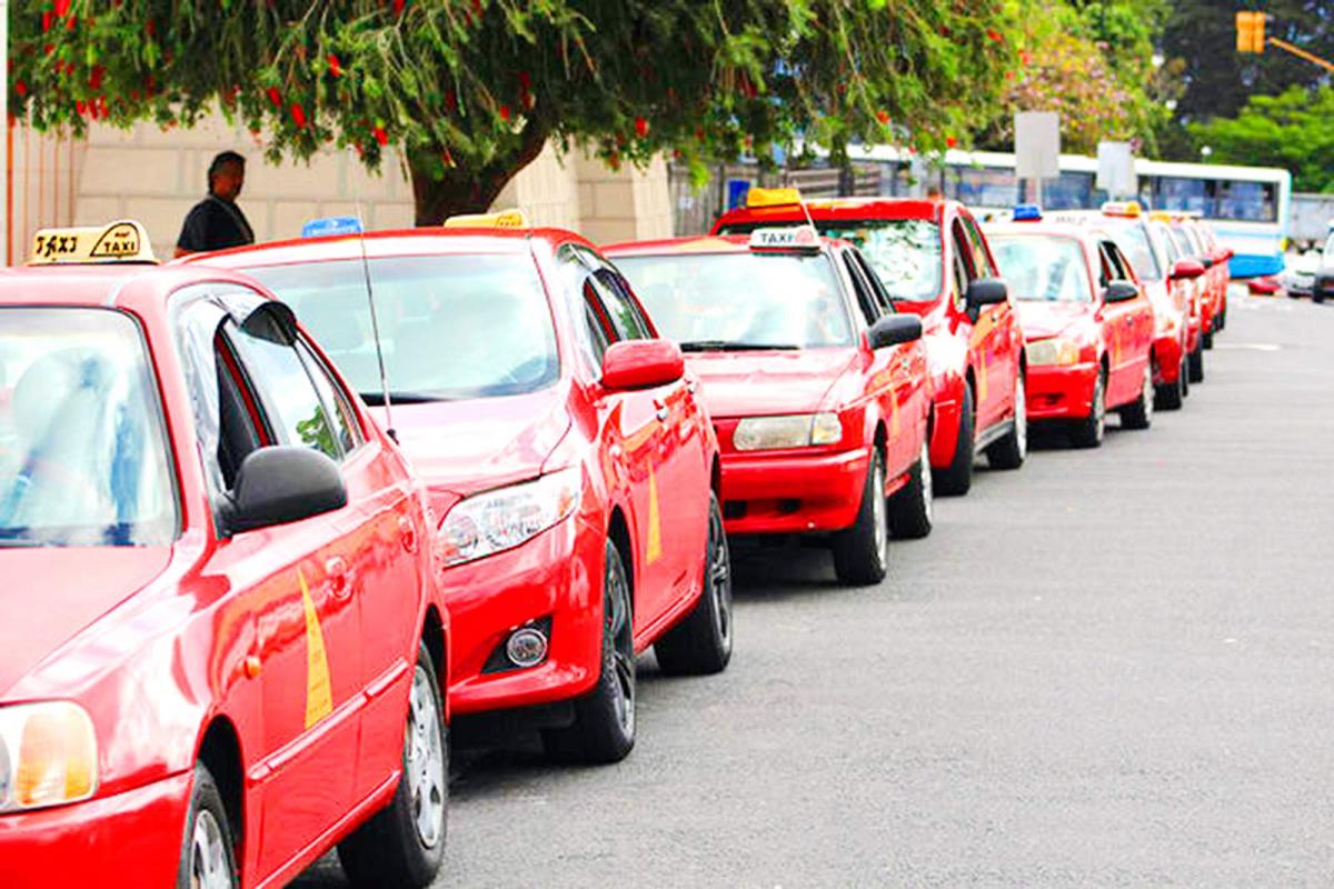 ARESEP inicia trámite de expediente para ajustar tarifa de taxis ‘rojos’