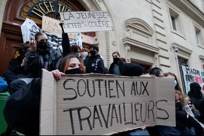 Más de un millón de franceses se manifestaron contra la reforma de las pensiones que impulsa Macron
