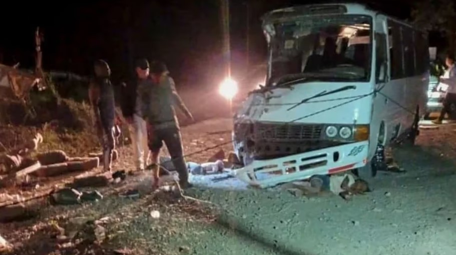 Un autobús de migrantes se desbarrancó en Panamá: al menos 33 muertos y más de 20 heridos